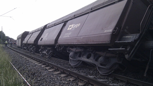 Nákladní vlak vykolejil v ned�li u Topolan a zablokoval tra� z Brna do P�erova