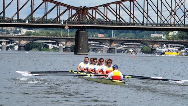 Primátorky 2009: osmiveslice Dukly