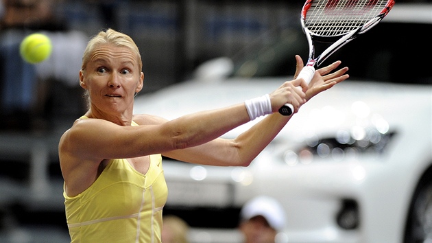 Jana Novotná p�i exhibici Advantage Tennis v Praze