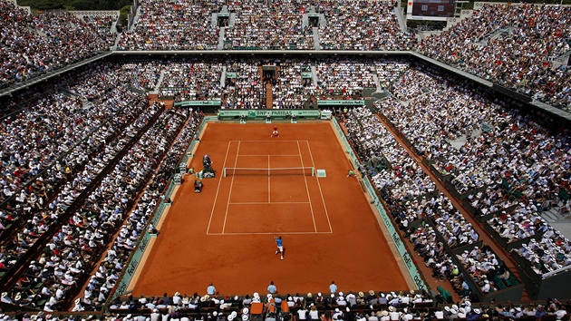 PLNO. Vyprodané hledit sleduje finále Roland Garros mezi Nadalem a Federerem.