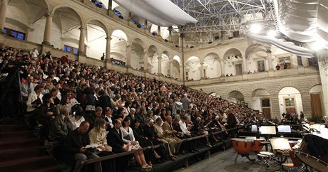 Festival Smetanova Litomyl má anci na nové zasteení nádvoí zámku. Ilustraní foto. 