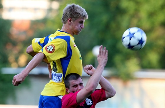 Tvrdý souboj v duelu Zlín (lutá) - Znojmo.