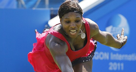 Serena Williamsová pi svém návratu na dvorce po roní pauze