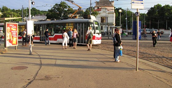 Výluka na Mendlov námstí zaala 2. ervence 2012 a mla trvat a do konce prázdnin. Skoní vak u 23. srpna (ilustraní foto).