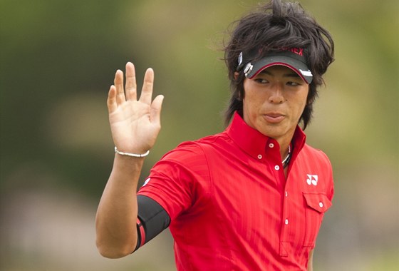 PARDON! Japonský golfista Rjo Iikawa sedl za volant bez idiáku.