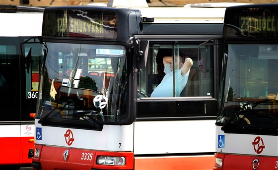 idii autobus u nebudou muset hlídat hláení zastávek (ilustraní foto).