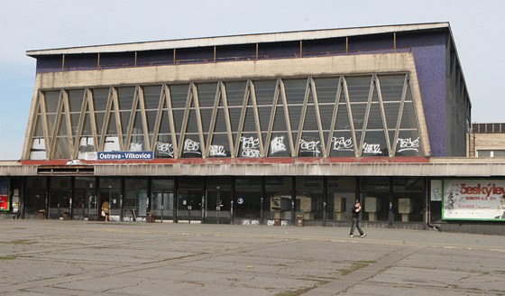 Výpravní budova železničního nádraží v Ostravě-Vítkovicích.