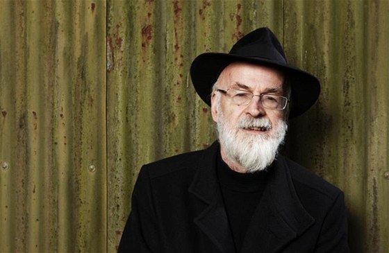 Spisovatel Terry Pratchett ve filmu BBC Choosing to Die (Zemřít podle své volby)
