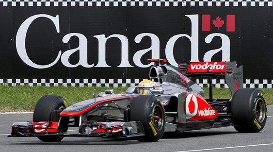 Lewis Hamilton pi kvalifikaci na Velkou cenu Kanady. 