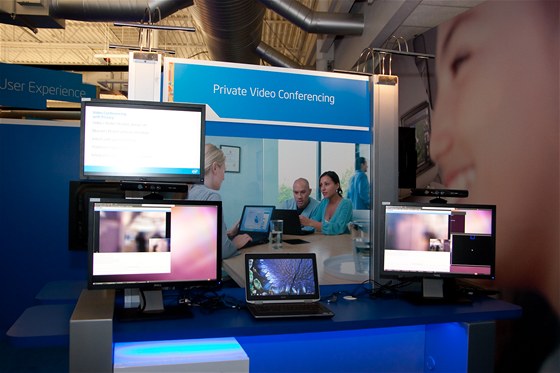 Privtn videokonference - koncept pro kancel budoucnosti z laborato spolenosti Intel