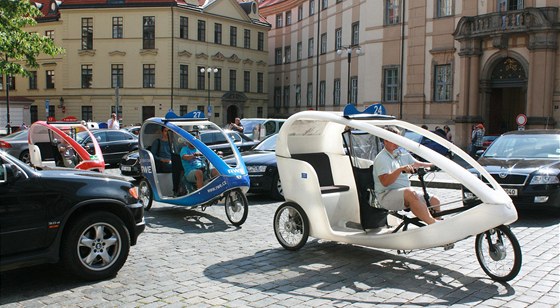 Velotrixi vozí vtinou turisty v centru metropole.