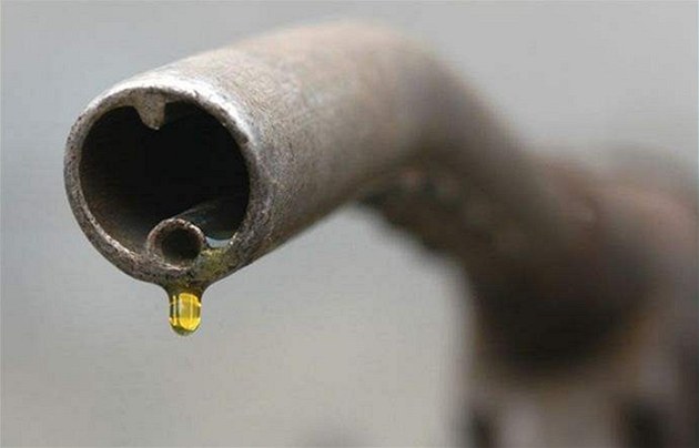 �idi�i by se mohli brzy do�kat zve�ej�ování benzinek s nekvalitní naftou a benzinem.
