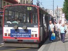 Trolejbus v Ústí jezdí kvli stávce mén, pesto jsou poloprázdné.