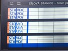 Informaní tabule s odjezdy vlak na nádraí v Plzni. (16. ervna 2011)