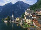 Rakouská vesnice Hallstatt je zapsaná na seznamu svtového ddictví UNESCO.