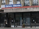Výpravní budova elezniního nádraí v Ostrav-Vítkovicích na starím snímku