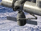 SpaceX Dragon zaparkuje u ISS snad ji do konce roku
