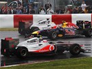 Po kolizi s divokým Hamiltonem se Webber s Red Bullem otoil na dráze pi Velké cen Kanady "proti smru".