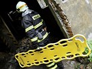 Jednou z disciplín hasiského cviení Rallye Hamry 2011 bylo i hledání a vyproování lovka zavaleného v sutinách budovy.