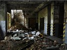 Jednou z disciplín hasiského cviení Rallye Hamry 2011 bylo i hledání a vyproování lovka zavaleného v sutinách budovy.