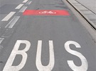 Pro otrlé. V ulici Zábhlické mají cyklisté koexistovat s autobusy MHD.