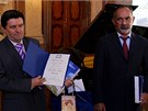 Zástupci msta Uherské Hradit pi pedávání ceny za Nejkrásnjí nádraí v esku pro rok 2011