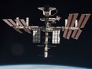 Raketoplán Endeavour pipojený k ISS. Unikátní snímek poídil len posádky...