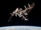Raketoplán Endeavour pipojený k ISS