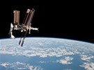Raketoplán Endeavour pipojený k ISS