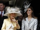 Vévodkyn z Cornwallu Camilla a vévodkyn z Cambridge Catherine na sloení...