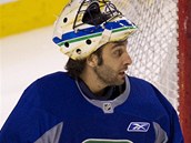 PROVOKATR. Roberto Luongo se pipravuje na led v Bostonu, kde urit nepat k oblbencm domcch