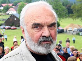 Zah�jen� stavby Cimrmanovy rozhledny v P��chovic�ch.