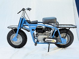 Modr podoba uitkovho motocyklu Rahier v zkladnm proveden.