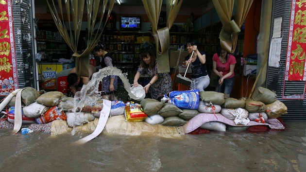 Záplavy v ín. (19. ervna 2011)
