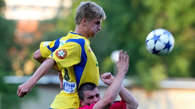 Tvrdý souboj v duelu Zlín (�lutá) - Znojmo.