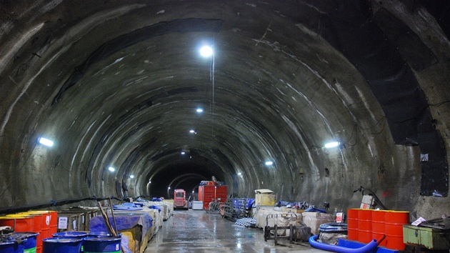 Ještě nedokončený tunel do Motola (18. června 2011)