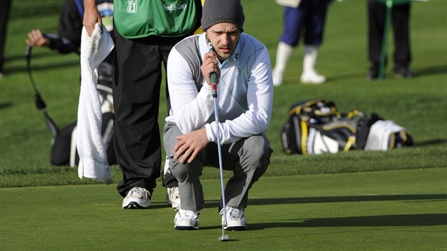 Justin Timberlake od zp�vu odpo�ívá na golfu