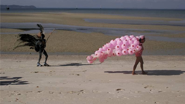 Pat Oleszko, Betty Boob on the beach (Extrémní kostým)