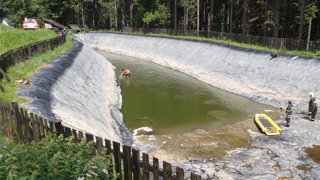 Jezevec nem�l �anci dostat se vlastními silami na svobodu.