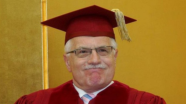 Václav Klaus dostal estný doktorát - Prezident Václav Klaus dostal estný...