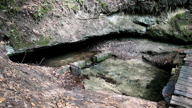Jeskyn Bartoova pec na Turnovsku