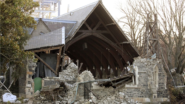 Zemtesení poniilo i kostel ve mst Christchurch (13. ervna 2011)