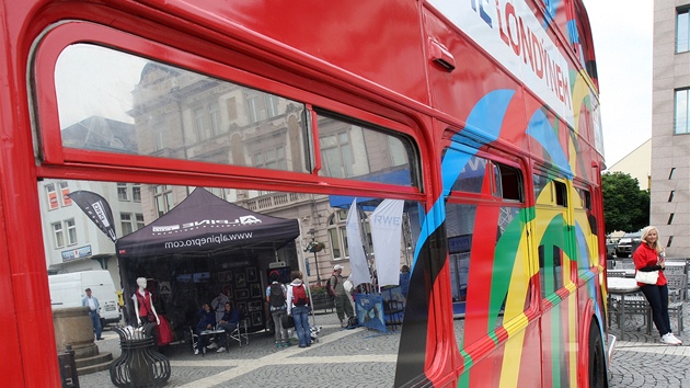 Do Turnova zavítal autobus propagující londýnskou olympiádu.