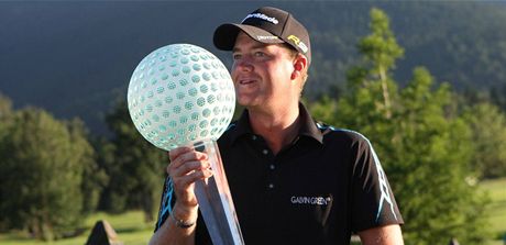 PIJEDE ZNOVU? Loni vyhrál Czech Open v eladné védský golfista Peter Hanson.