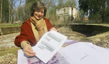 Martina Havlíková, která se pokouí spolu s dalími nadenci obnovit Maíský park.  