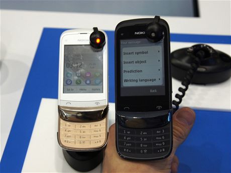 Nokia C2-03 na veletrhu CommunicAsia v Singapuru