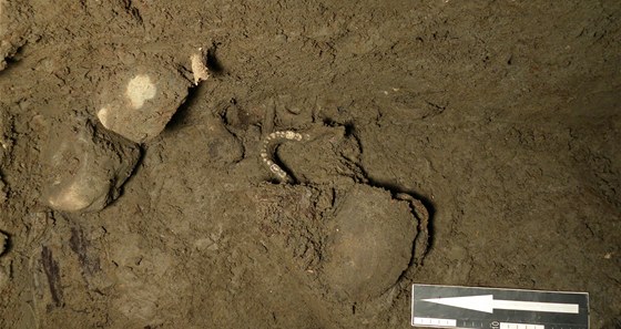 Archeologové objevili pi rekontrukci Klementina stedovké hroby.