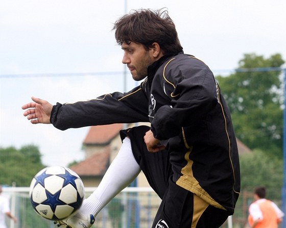 Nový kapitán? Roman Dobe, který za msíc oslaví 33. narozeniny, je nejzkuenjím hráem Zlína.