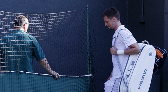 CO SE MNOU BUDE? Dvakrát hrál finále Roland Garros, byl tvrtý na svt, ale nyní Robin Söderling neví, jestli si vbec nkdy tenis na vrcholové úrovni jet zahraje.