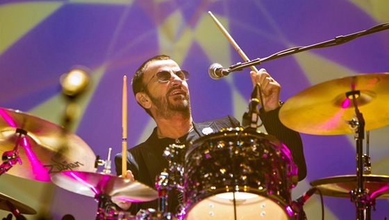 Ringo Starr pi vystoupení v Moskv (erven 2011)